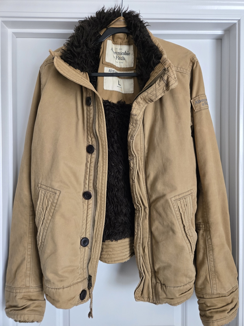 Vintage Abercrombie & Fitch Men’s Tan Insulated Jacket